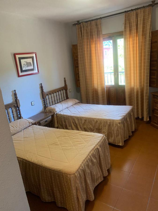 Vega del Cadorno Hotel Restaurante Rio Cuervo מראה חיצוני תמונה