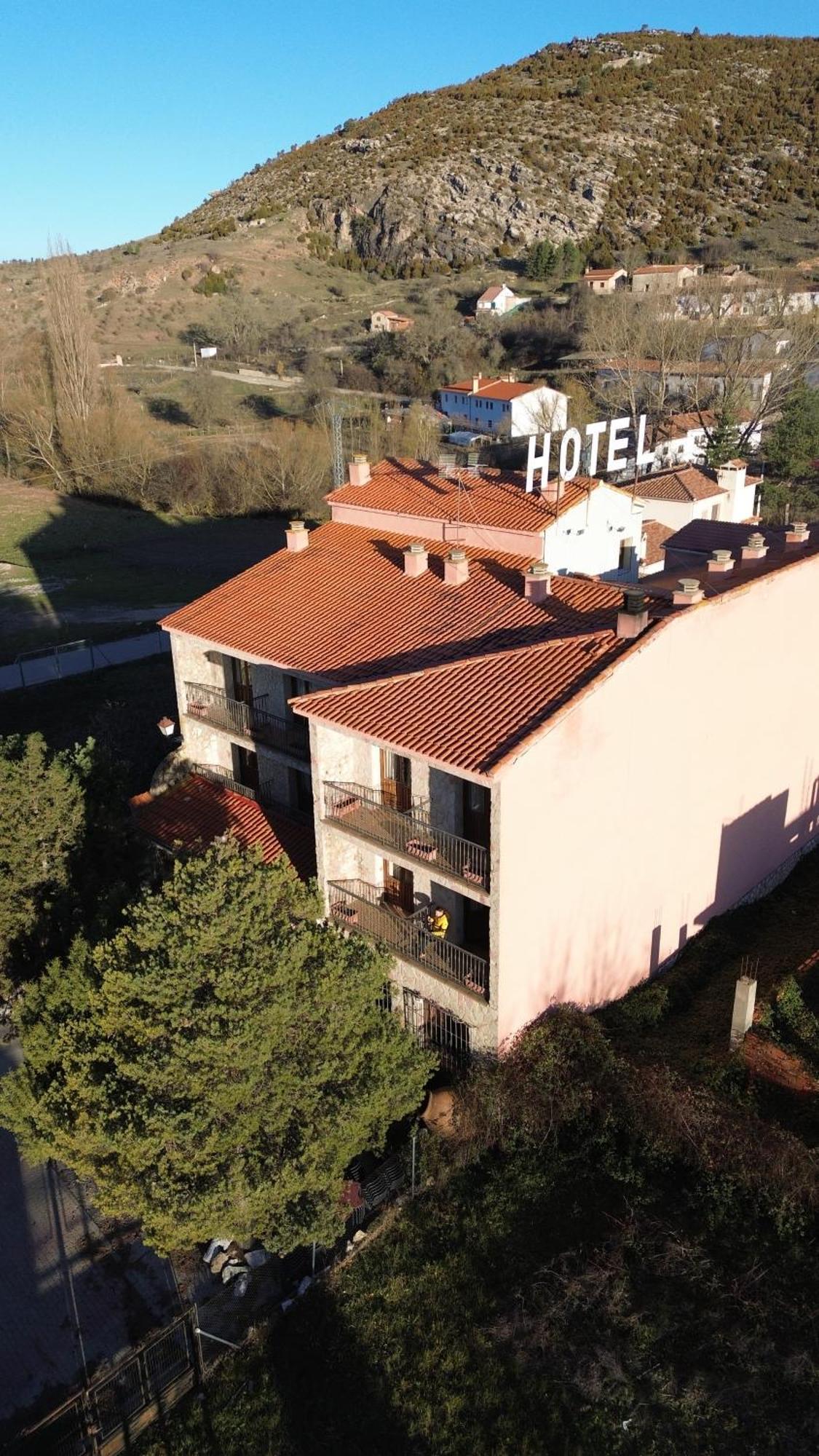 Vega del Cadorno Hotel Restaurante Rio Cuervo מראה חיצוני תמונה