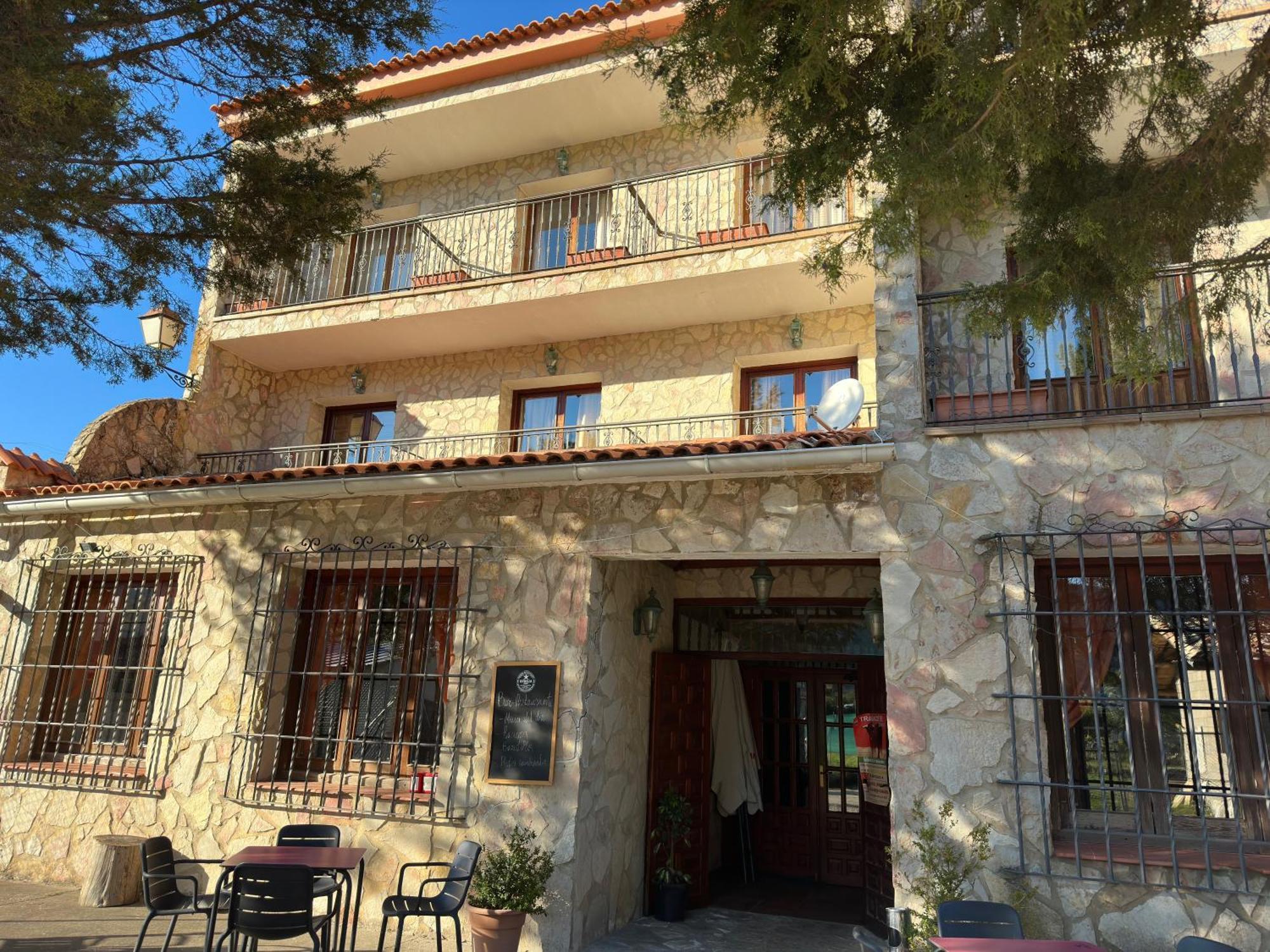 Vega del Cadorno Hotel Restaurante Rio Cuervo מראה חיצוני תמונה