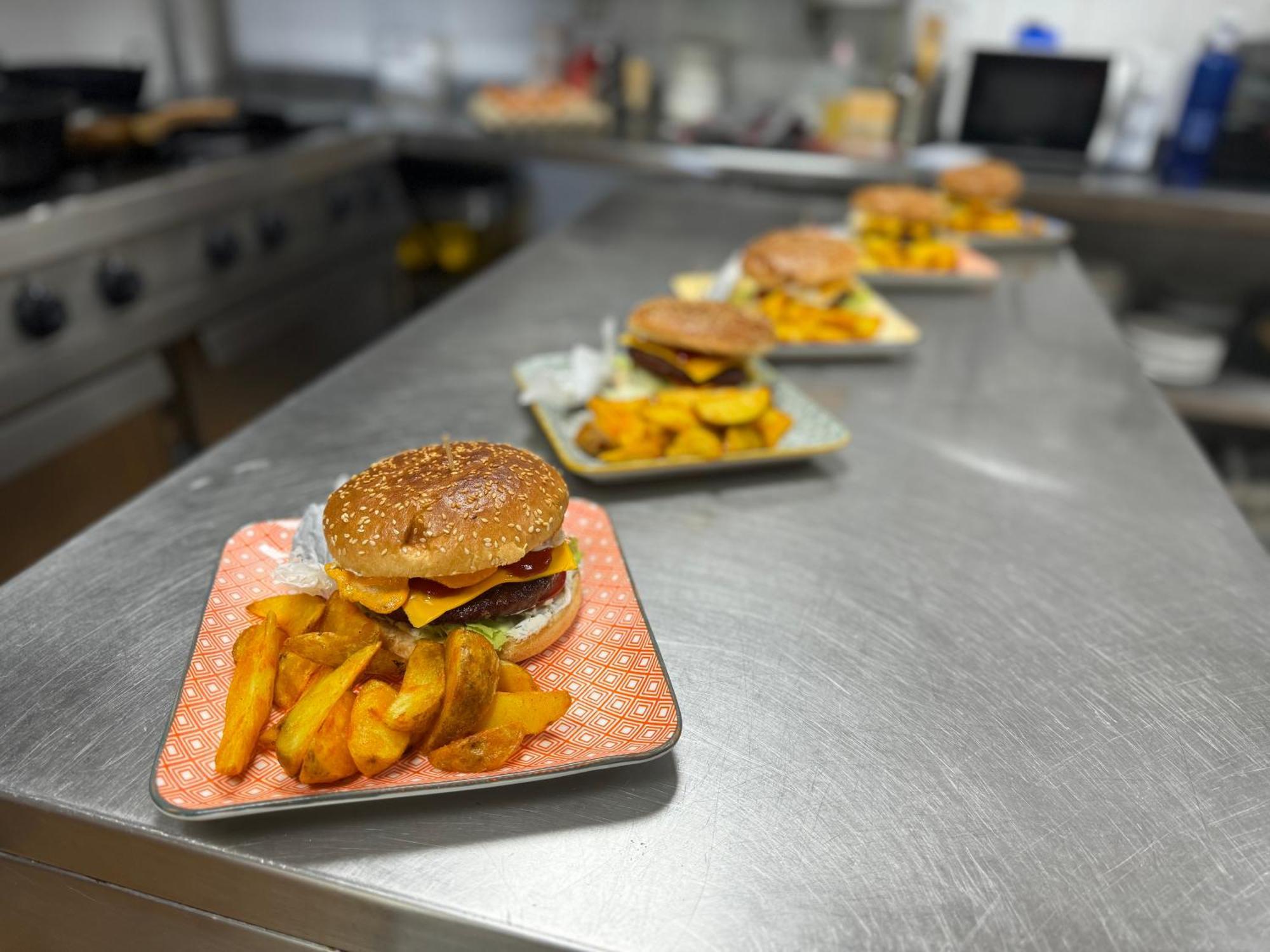 Vega del Cadorno Hotel Restaurante Rio Cuervo מראה חיצוני תמונה