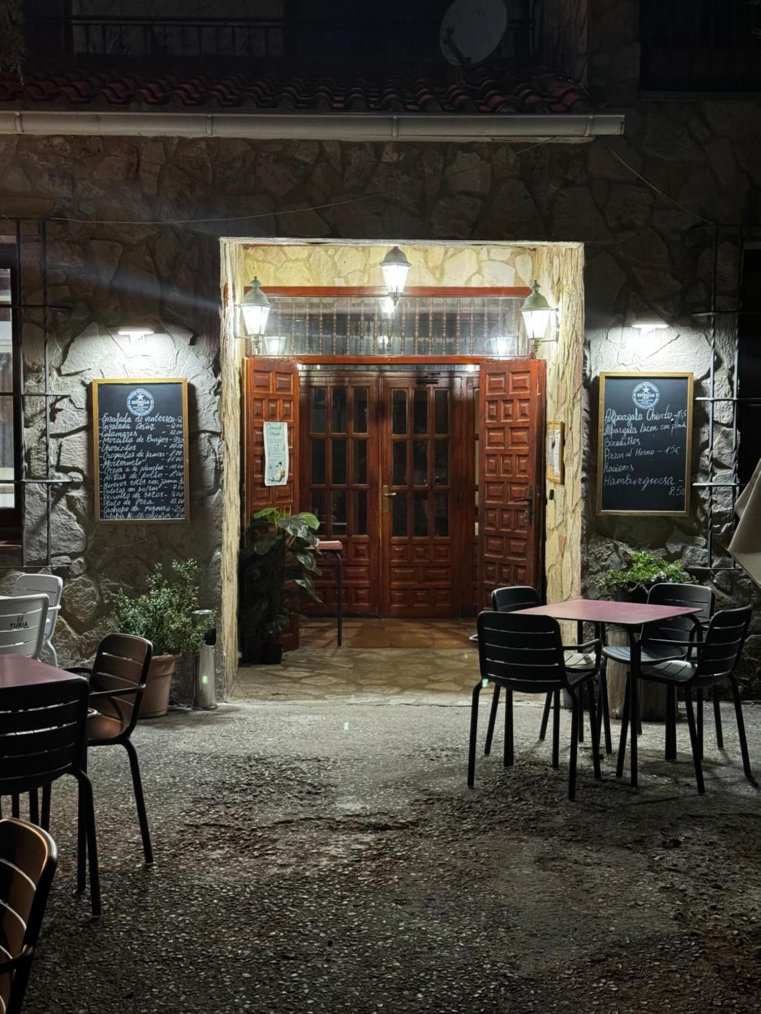 Vega del Cadorno Hotel Restaurante Rio Cuervo מראה חיצוני תמונה