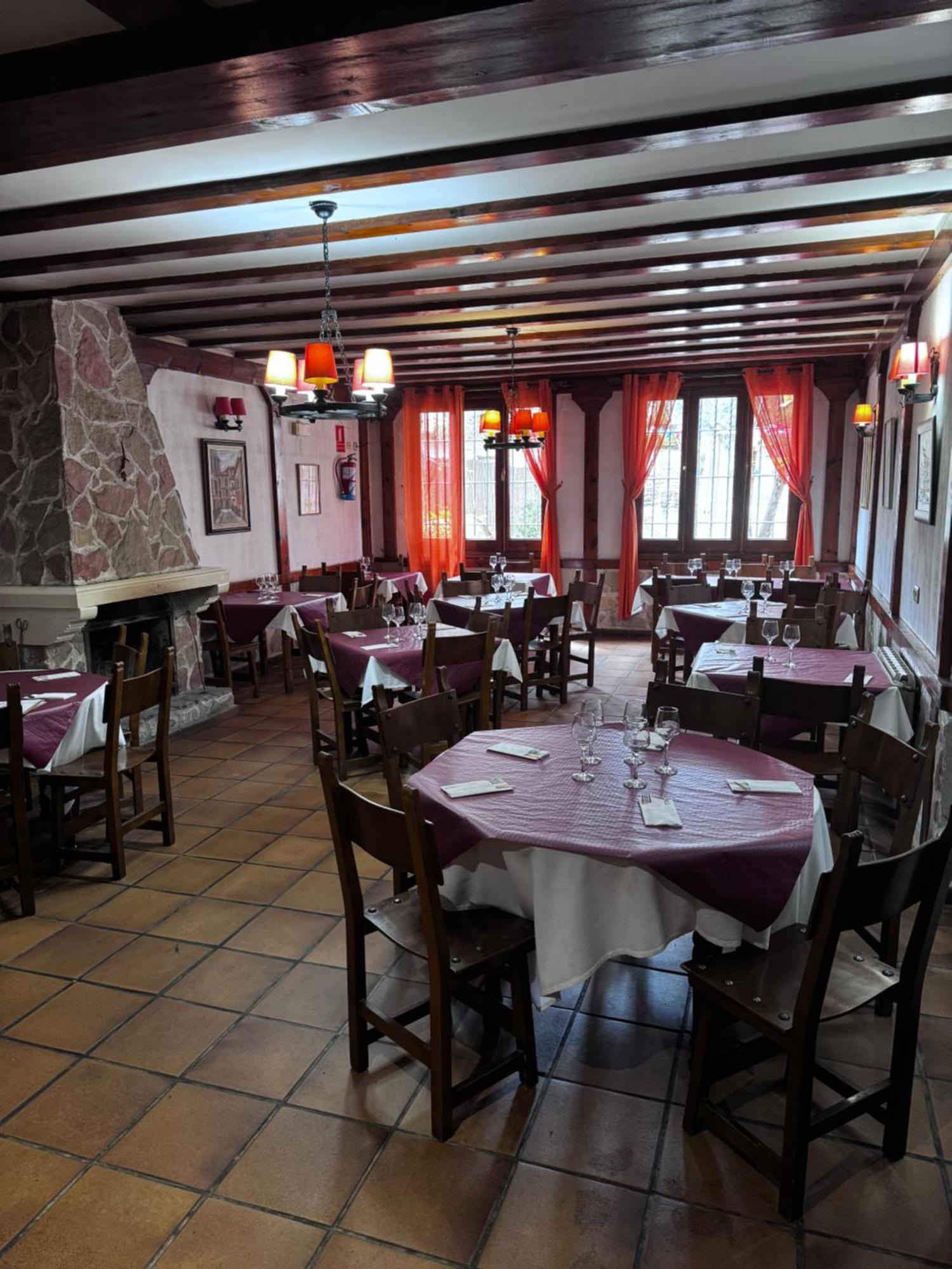Vega del Cadorno Hotel Restaurante Rio Cuervo מראה חיצוני תמונה