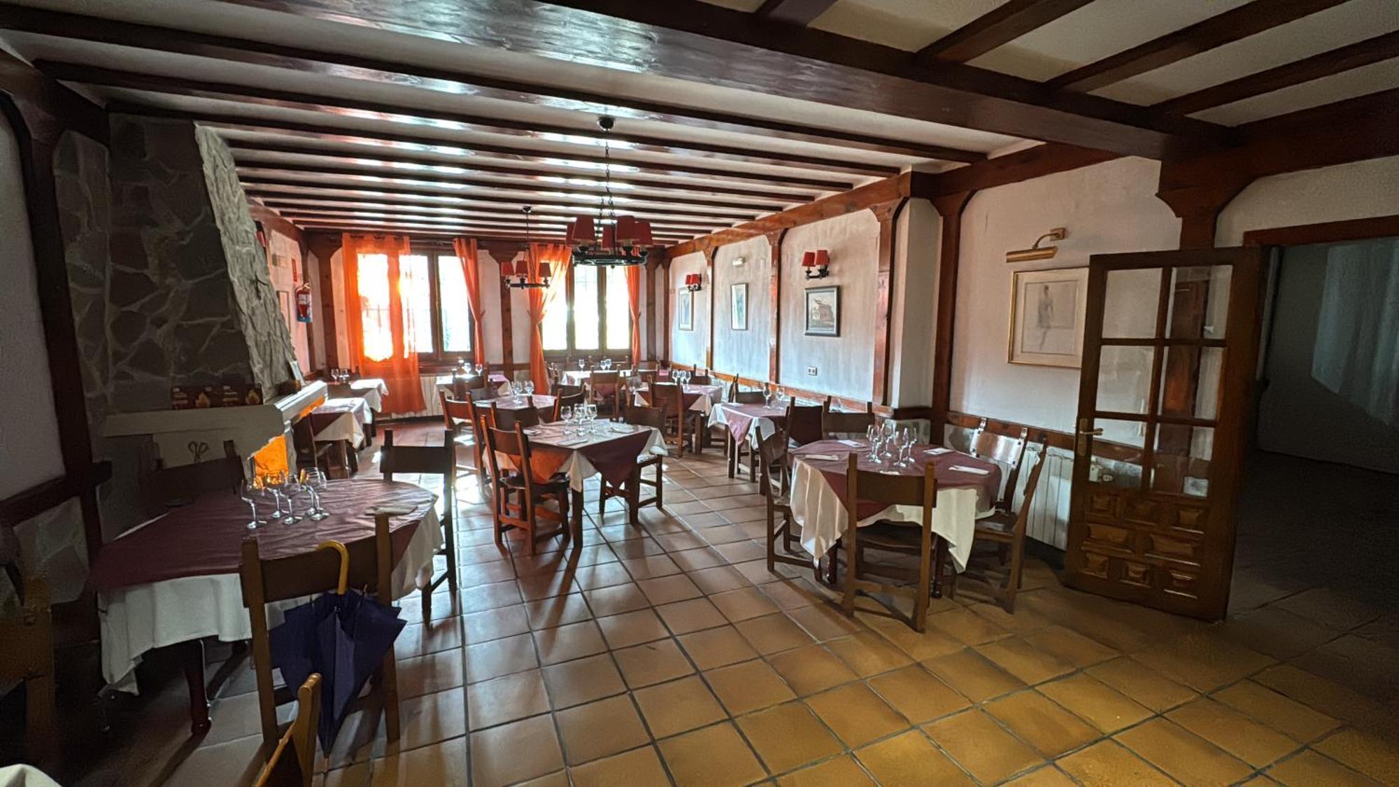 Vega del Cadorno Hotel Restaurante Rio Cuervo מראה חיצוני תמונה